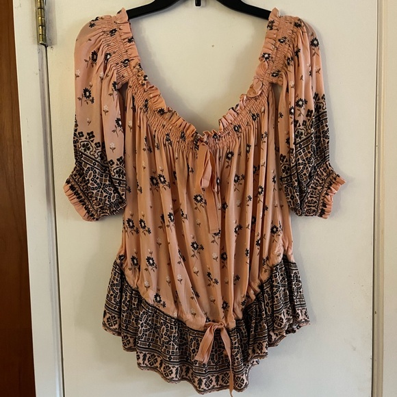 Spell & The Gypsy Lionheart Off-Shoulder Top in Sundown - Picture 2 of 11